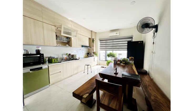 Mặt tiền 5 tầng mới Bình Trị Đông BT 100m2 thang máy chỉ 17 tỷ.