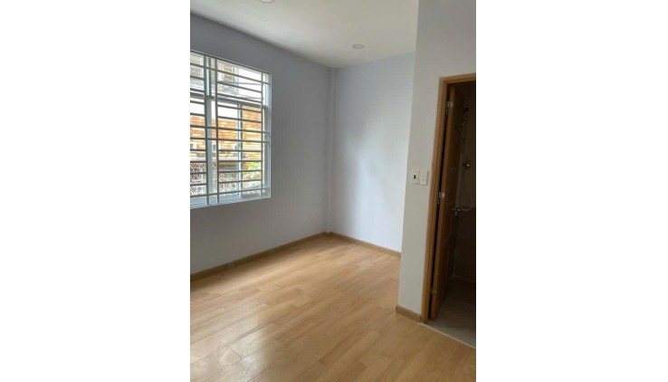 Nhà 2 MT trước sau Đất Thánh Tân Bình, 50m2 vuông vức, HDT 12tr/tháng 5.5 tỷ TL