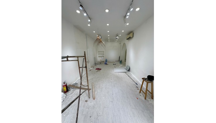 Bán shophouse 110m2 mặt tiền Lê Văn Sĩ kinh doanh sầm uất