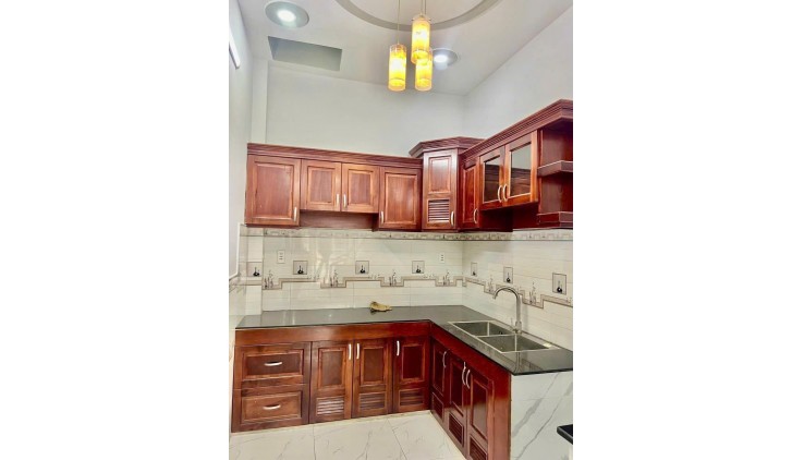 NHỈNH 3 TỶ - ĐẸP KHÔNG TỲ VẾT - QUẬN 12 - CHỢ HIÊP THÀNH CÁCH 100M KHU VỰC SẦM UẤT NHIỀU TIỆN ÍCH.
