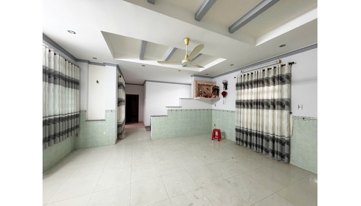 Biệt thự mặt tiền Lê Bôi 12x18 200m2 chỉ 14 tỷ