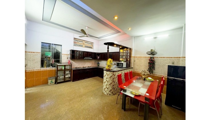 Biệt thự mặt tiền Lê Bôi 12x18 200m2 chỉ 14 tỷ