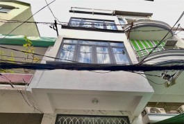 ***6,5 Tỷ TL, Nhà HXH Gần MT Ngay Cao Đạt-Trần Bình Trọng 4 Tầng,31m2-7PN