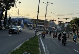 NHÀ BÁN SÁT MẶT TIỀN LUỸ BÁN BÍCH 75M, CHỈ 8 TỶ, CHO THUÊ 15 TR