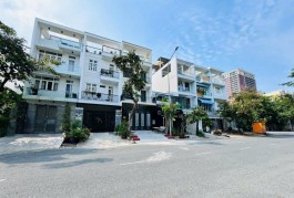 Bán nhà phố (5x18m) 4 tầng đường 20m sát cv bờ sông, Phường Phú Mỹ, Quận 7. Giá chỉ 13 tỷ8
