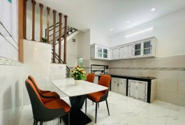 CHƯA TỚI 7 TỶ CÓ NGAY NHÀ TRUNG TÂM TÂN PHÚ HẺM XE HƠI , 70M .