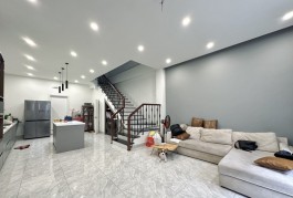Bán nhà hẻm ô tô TRƯỜNG SA - PHÚ NHUẬN - 92m2 - 3 tầng BTCT.