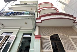 Bán 2 căn nhà NƠ TRANG LONG -  8m x 15m - 4 tầng - 100m2.