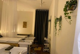 Mình cần cho thuê gấp tầng 1 trong nhà nguyên căn tại Phú Nhuận
