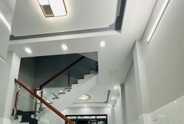 Bán nhà ở ngay Lý Nam Đế, P7, Q11, ngang 4.3m, 4 tầng, Giá 5.3 tỷ