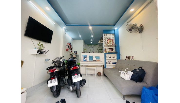 Bán nhà DT (4.1x8)m, Sát mặt tiền, Đường Phan Thị Hành, Q. Tân Phú