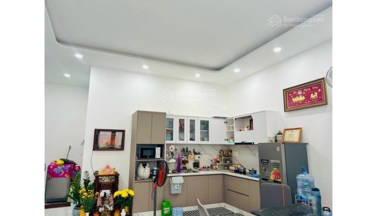 Bán nhà HXH 4T gần chợ Tân Hương, trường học, AEON 79m2 nhỉnh 5tỷ