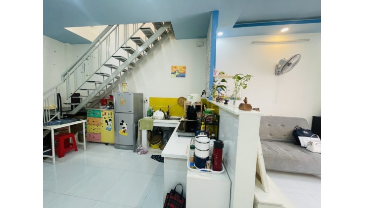Bán nhà DT (4.1x8)m, Sát mặt tiền, Đường Phan Thị Hành, Q. Tân Phú