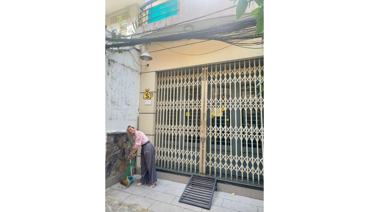 BÁN NHÀ MẶT PHỐ CỐNG QUỲNH - QUẬN 1 - 19,9 TỶ - 76M2 - 4 TẦNG - 8 PN - SỔ HỒNG