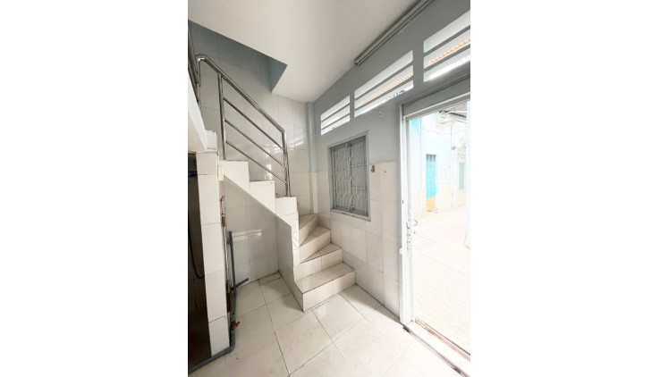HBG Lạc Long Quân - Tân Bình, nhà nhỏ dễ mua dễ ở, 2 tầng, chỉ 1,6 tỷ.