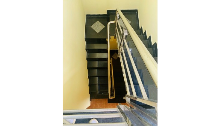 Bán nhà HXT1 trục thông Lê Đức Thọ P15 Gò vấp 60m 4 tầng 5tỷ95 TL, Có dòng tiền.