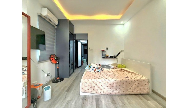 Bán Nhà Nguyễn Văn Công 3 Tầng Kế C.Viên Gia Đình Nhỉnh 4 Tỉ