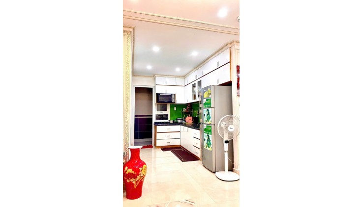 CHUNG CƯ CAO CẤP 76MET VUÔNG 2TY450 , CÓ GIẤY THÔNG BÁO LÀM SỔ