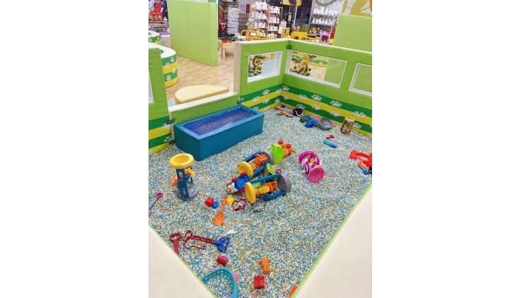 Quận 12 ! SANG KHU VUI CHƠI MỚI , DT 300 m2 , MB thuê rẻ , MT Trương Thị Hoa, F. TTH, Tel : 0964595146 ( chính chủ )