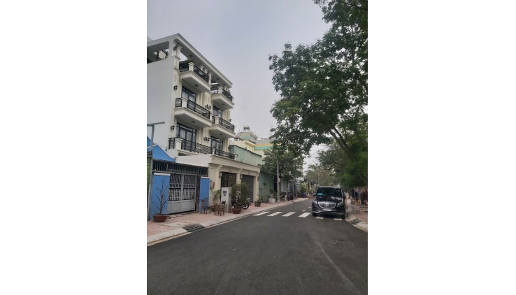 Cần bán Gấp ngôi nhà TĐC con sông Phú Định P.16, Q8 chính công ty