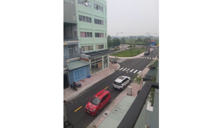 Cần bán Gấp ngôi nhà TĐC con sông Phú Định P.16, Q8 chính công ty