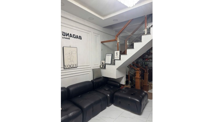 Bán nhà Âu Dương Lân Quận 8 dt 4x10.3m giá 4,5 tỷ ,nhà 2 tầng , hoàn công.