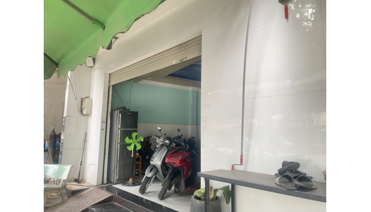 MẶT TIỀN KINH DOANH NGANG 10M x 11M - KHÔNG QUY HOẠCH - KHÔNG LỘ GIỚI - NHỈNH 80 TRIỆU/ M2 - DÒNG TIỀN 300 TRIỆU/ NĂM.
