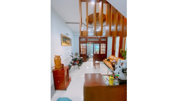 Nhà 4 tầng ở ngay, 4.7x14, Âu Dương Lân, chỉ 8 tỷ 8