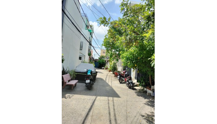 SIÊU PHẨM DƯƠNG BÁ TRẠC , HẺM 2 XE TẢI TRÁNH NHAU ,  Ô TÔ ĐẬU TRƯỚC CỬA HOẶC NGỦ TRONG NHÀ .