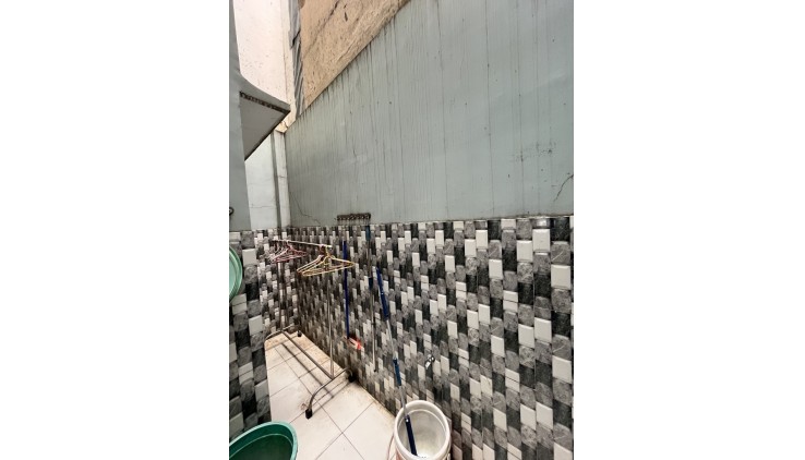 Ô TÔ ĐẬU TRƯỚC CỬA HOẶC NGỦ TRONG NHÀ. [P2Q8].SIÊU PHẨM DƯƠNG BÁ TRẠC. HẺM 2 XE TẢI TRÁNH NHAU.