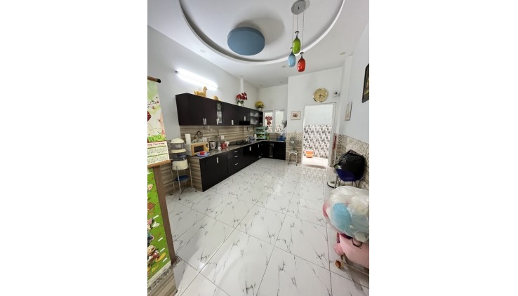 HẺM 2 XE TẢI TRÁNH NHAU ,  Ô TÔ ĐẬU TRƯỚC CỬA HOẶC NGỦ TRONG NHÀ. [P2Q8].SIÊU PHẨM DƯƠNG BÁ TRẠC.