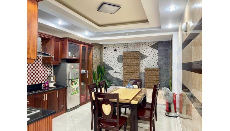 +Bán Mặt Tiền Kinh Doanh Phước Hưng Q5,4Tầng (3.8X16, HĐT.25Tr/th)
Nhỉnh 22Tỷ