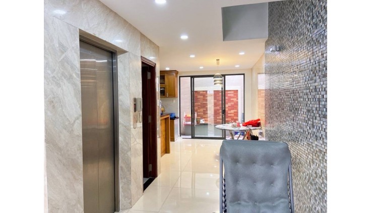 NHÀ PHỐ 5 TẦNG - có THANG MÁY - NGANG 5 x 18M - KHU BÊN SÔNG THỦ ĐỨC - THÔNG RA GIGAMALL PHẠM VĂN ĐỒNG