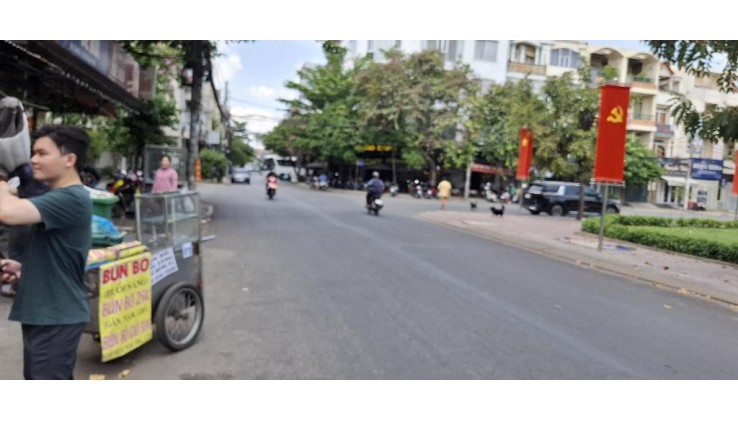 KHU VỰC HIẾM NGƯỜI BÁN. NHÀ MT NGUYỄN THỊ MƯỜI [P4Q8]. NHÀ ĐỐI DIỆN CÔNG VIÊN, [P4Q8] CHỈ 15.5 TỸ.