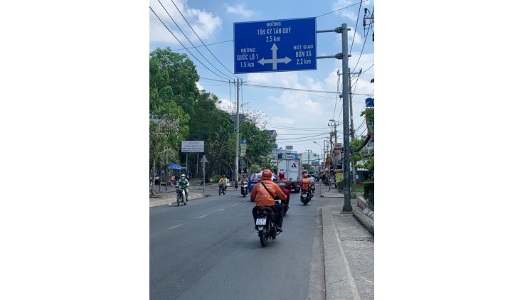 Bán nhà mặt tiền, diện tích to, ngang rộng giá đầu cơ, giá 20 tỷ + x tỷ