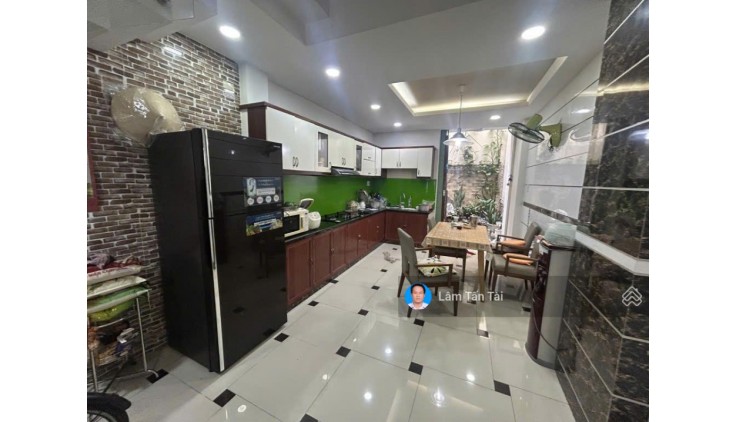 Bàn nhà Xe hơi đỗ cửa, 85m2, nở hậu, 2 mặt tiền Nguyễn Hữu Tiến, chỉ 6tỷxx