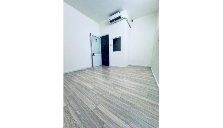 **BÁN GẤP- NHÀ HẺM XE TẢI QUAY ĐẦU (3.8X22) NỞ HẬU,10M Ra MT  NGUYỄN VĂN ĐỪNG Q5