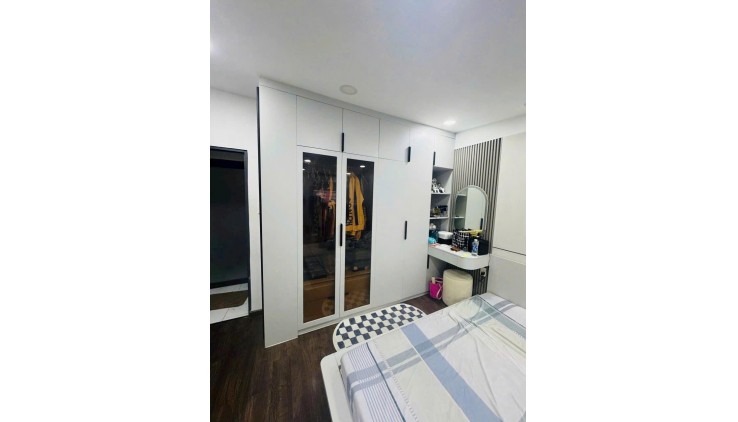 *+ [QUẬN 8] PHƯỜNG VIP-NHÀ ĐẸP 2 MẶT TIỀN-HẺM 3 GÁC SẠCH ĐẸP- QUA Q1&5 CHỈ 3 PHÚT-XÍU 4TỶ