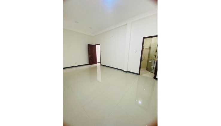 Mặt tiền Lê Bôi 6x18 đúc 5 tầng sổ riêng chỉ 8 tỷ 7