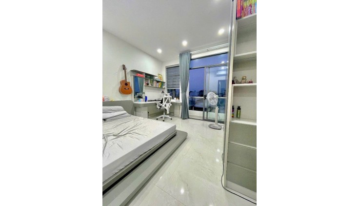 Mặt tiền Lê Bôi 4x22 sổ riêng 4 tầng chỉ 9 tỷ