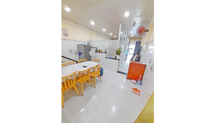 Giảm mạnh 3 tỷ, Mặt tiền chợ Xóm Củi 4x20 nở hậu 9 chỉ 12 tỷ