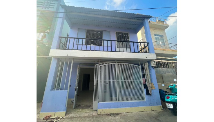 BÁN NHÀ 2 TẦNG TÂN XUÂN HÓC MÔN - 55M2 - 50M RA MẶT TIỀN. GIÁ CHỈ  3 TỶ TL.