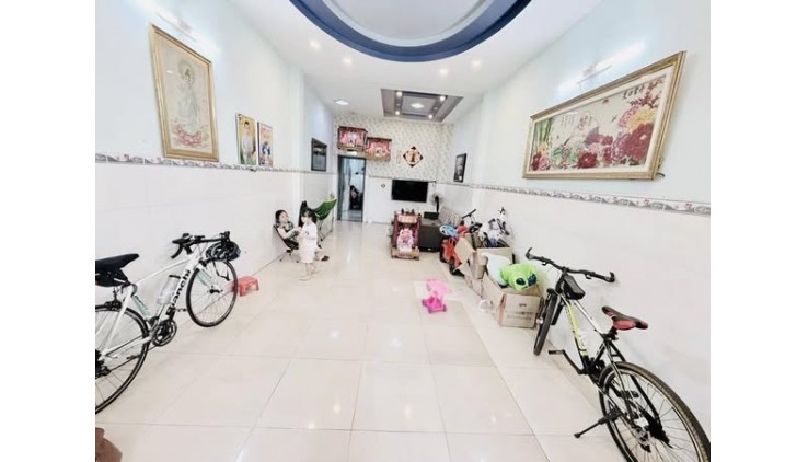 GẦN NGÃ 4 XÃ - HẺM 5M  - SÁT MẶT TIỀN - 70M - 4 X17.5 - 3 TẦNG - 3PN NHỈNH 4 TỶ
