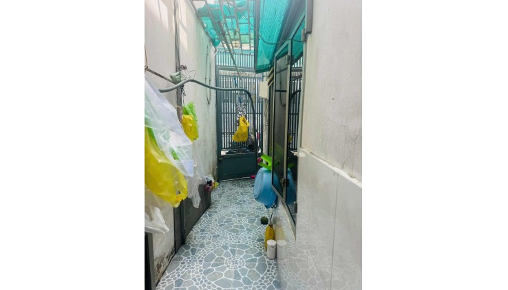BÁN NHÀ MỘT TRỤC HẺM 3M TÂN THỚI HIỆP 21 - NHÀ 2 TẦNG XÂY KIÊN CỐ BTCT - KHU VỰC DÂN CƯ SẦM UẤT NHIỀU TIỆN ÍCH - HẺM THÔNG NGUYỄN THỊ ĐẶNG.