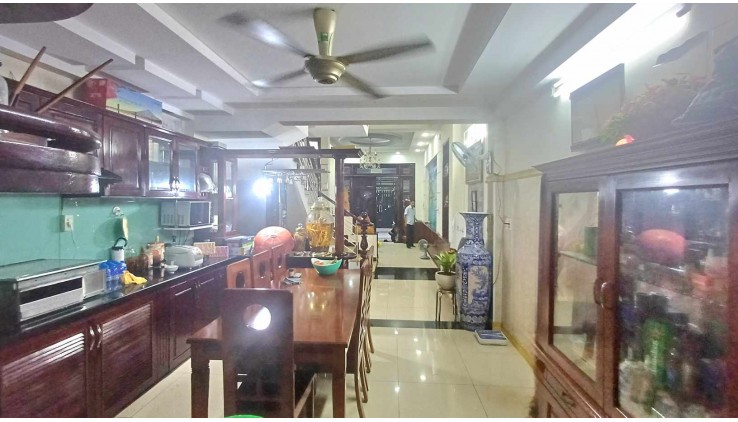 BÁN NHÀ GÒ VẤP - 72M2 - THANG MÁY - 5 PN- GIÁ TỐT.