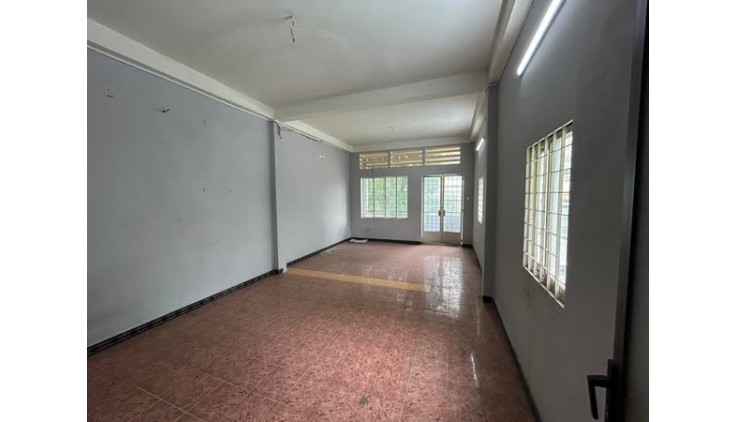 Nhà Mặt Tiền Kinh Doanh Nguyễn Khoái Phường 2 Quận 4.