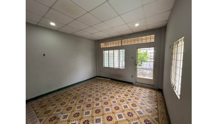 Nhà Mặt Tiền Kinh Doanh Nguyễn Khoái Phường 2 Quận 4.