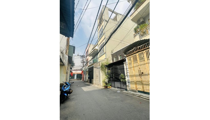 Bán nhà HXH Lạc Long Quân, gần ngã tư Âu Cơ,  5.7x15m, Cấp 4, tiện xây mới, 8.5 tỷ.