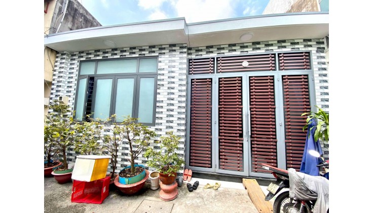 NHÀ ĐẸP 56M2 VỊ TRÍ ĐẮC ĐỊA NGAY NGÕ TƯ NƯỚC ĐÁ, GẦN CHỢ NGÕ 3 BẦU
