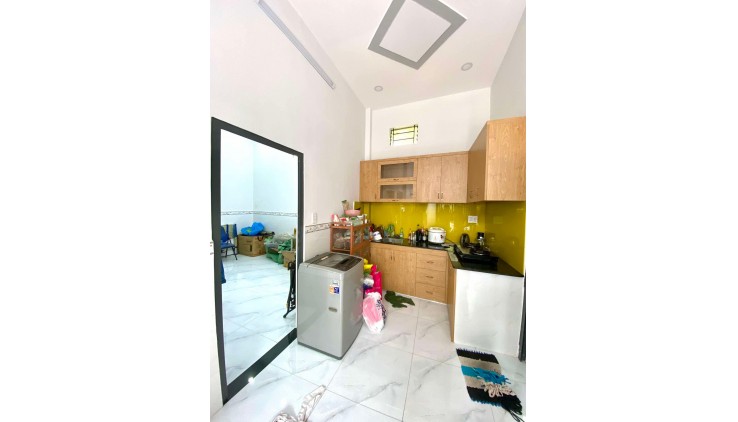 NHÀ ĐẸP 56M2 VỊ TRÍ ĐẮC ĐỊA NGAY NGÕ TƯ NƯỚC ĐÁ, GẦN CHỢ NGÕ 3 BẦU